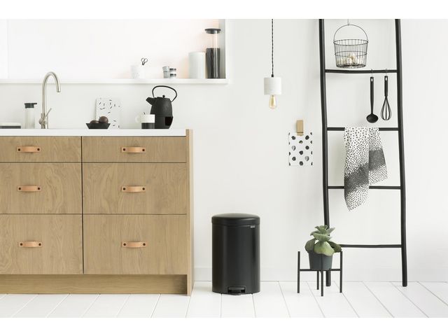 Papperskorg BRABANTIA NewIcon 20L svart